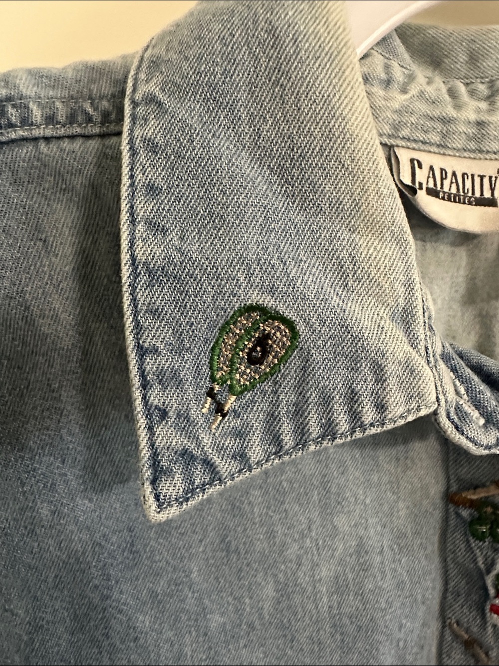 Capacity Petites Light Blue Denim Button-Down Shirt with Winter Embroidery M - Picture 5 of 8